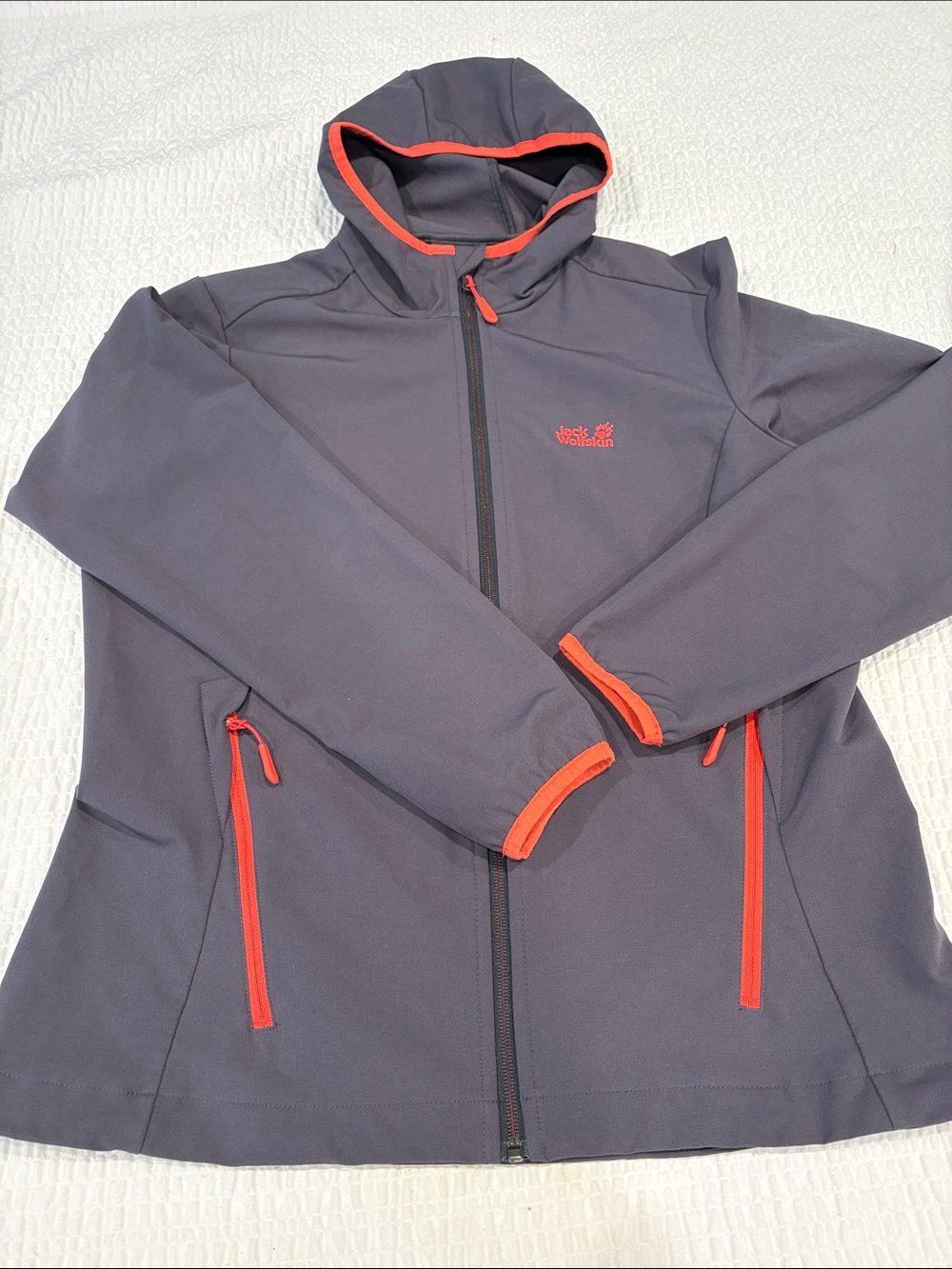 Jack Wolfskin Women's Hooded Lightweight Jacket
Size L